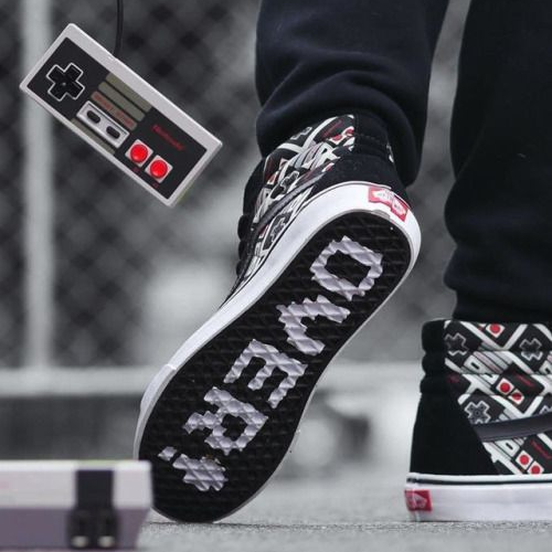 Sobre tenis gameretro